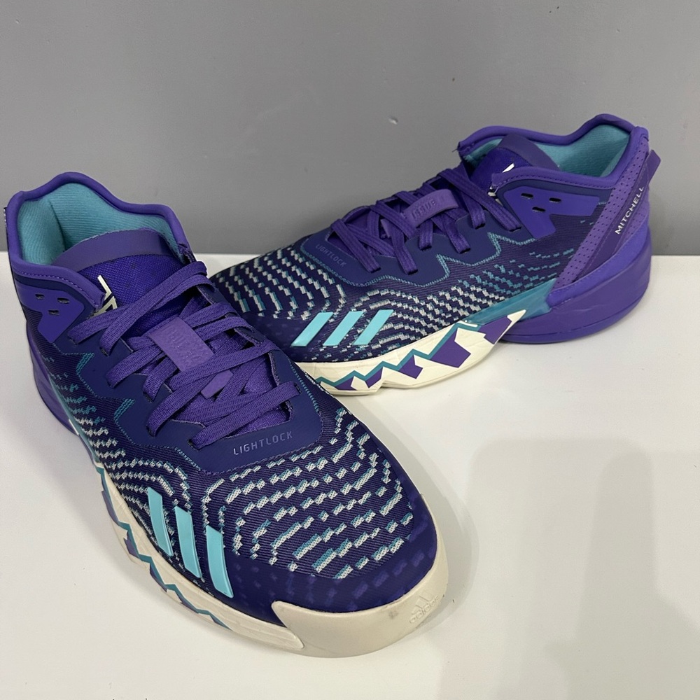 EUC Men’s Adidas Donovan Mitchell Athletic Tennis Shoes Purple and Teal Size 12
